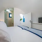 Villa Beautiful Santorini 2 Bedrooms Private Pool & Magical Sea Views *